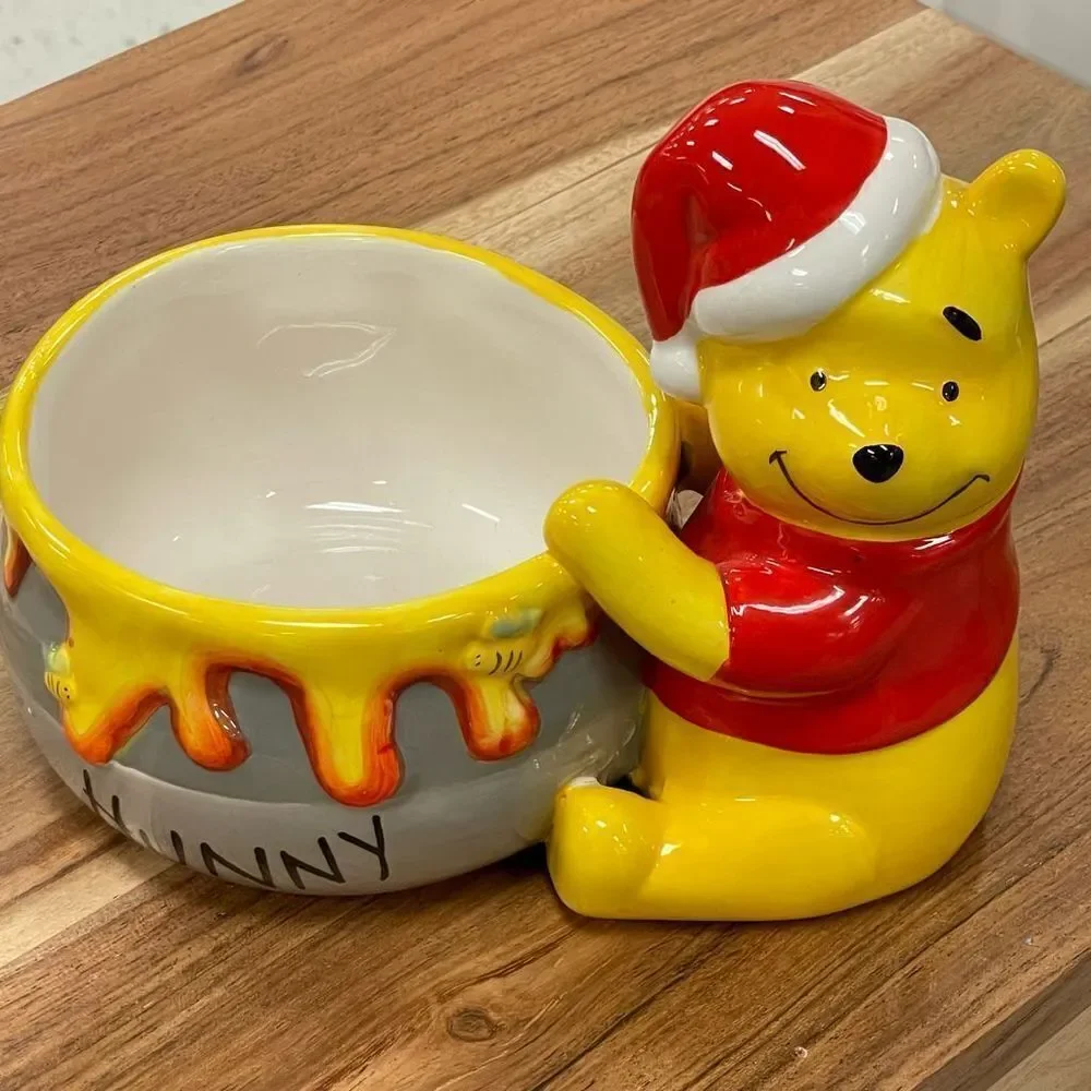 NWT Disney Winnie The Pooh with Santa Hat Glossy Ceramic Yellow Red Hunny Bowl